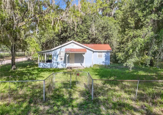 Photo 3 of Single family home for sale at 1007 Hawthorn St, Zephyrhills, FL 33540 | MLS# TB8513439 | Listing updated on 2026-06-09