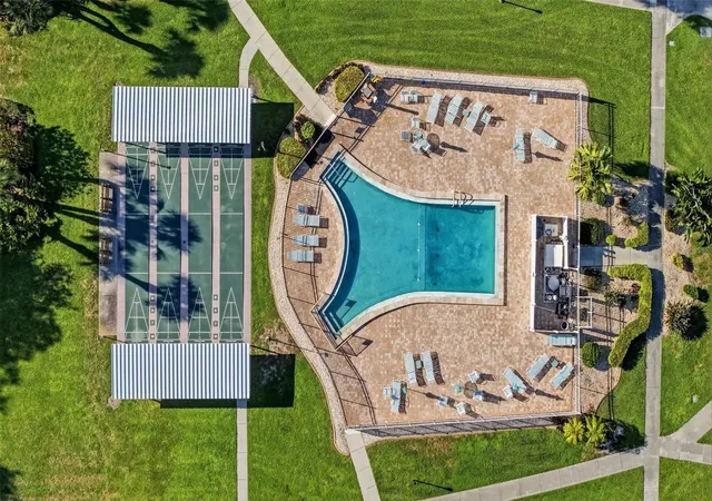 2nd image of 2545 Flamingo Blvd, BRADENTON, FL 34207