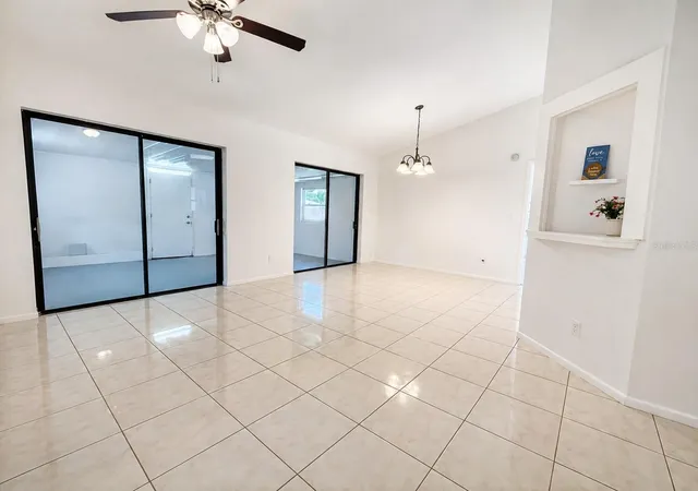 Photo 3 of Single family home for sale at 340 Chiquita Ct, Kissimmee, FL 34758 | MLS# O6411794 | Listing updated on 2026-08-31