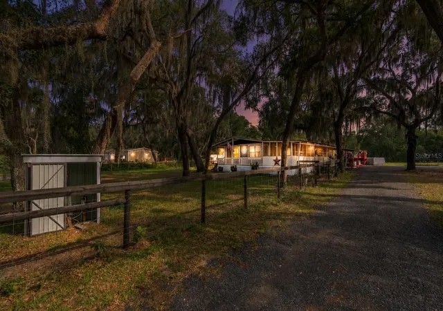 Homes for sale in Hawthorne, FL | 134 Faye St, Hawthorne, FL 32640 | MLS# GC540735