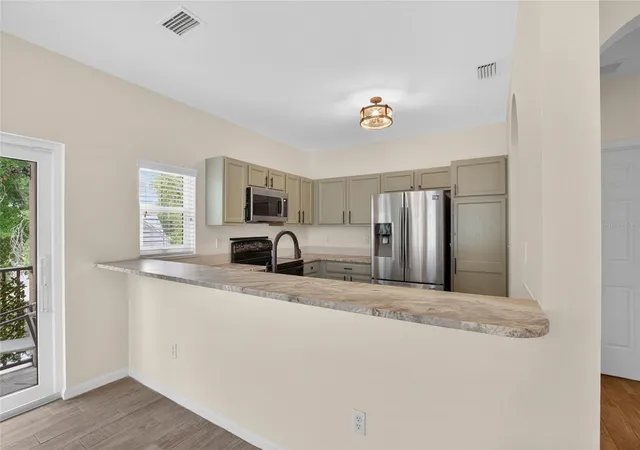 5th image of 307 Summer Clouds Pl, Brandon, FL 33511 | MLS# TB8513458