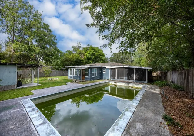 27th image of 1318 Ne 14th St, Gainesville, FL 32601 | MLS# GC540737