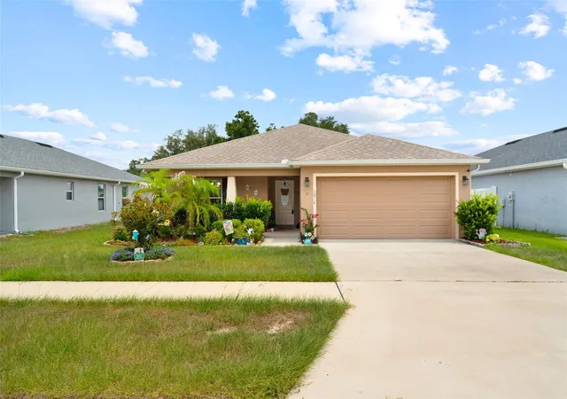 Photo 2 of Single family home for sale at 2014 Danes Ct, Lakeland, FL 33810 | MLS# TB8513490 | Listing updated on 2026-08-26