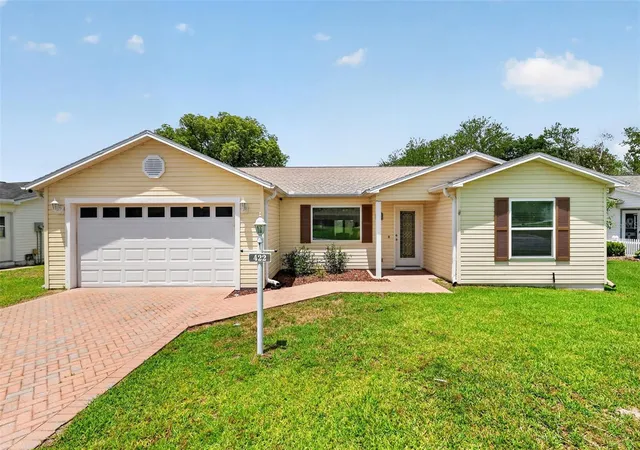 1st image of 422 San Marino Dr, Lady Lake, FL 32159 | MLS# G5113011