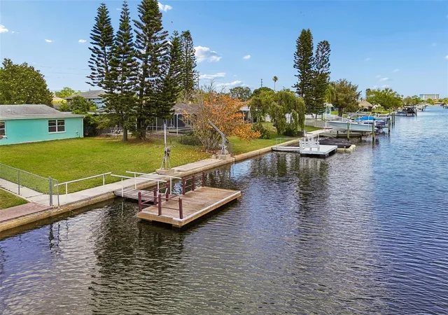 4th image of 4234 Floramar Ter, New Port Richey, FL 34652 | MLS# TB8513495