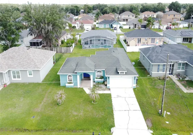 Photo 3 of Single family home for sale at 413 Flamingo Ct, Kissimmee, FL 34759 | MLS# S5150843 | Listing updated on 2026-07-27