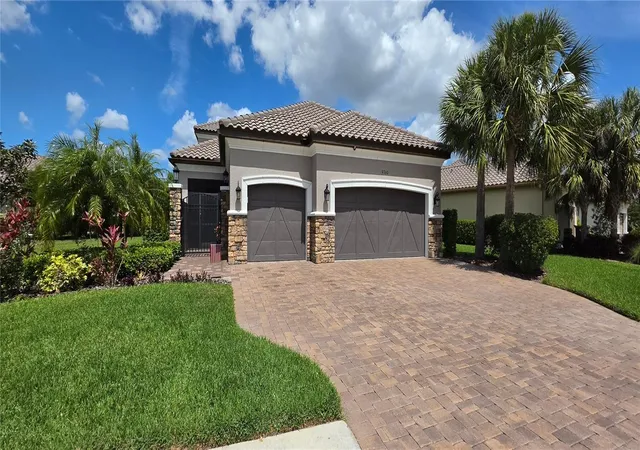 Photo 2 of Single family home for sale at 9760 Highland Park Pl, Palmetto, FL 34221 | MLS# TB8513507 | Listing updated on 2026-07-06