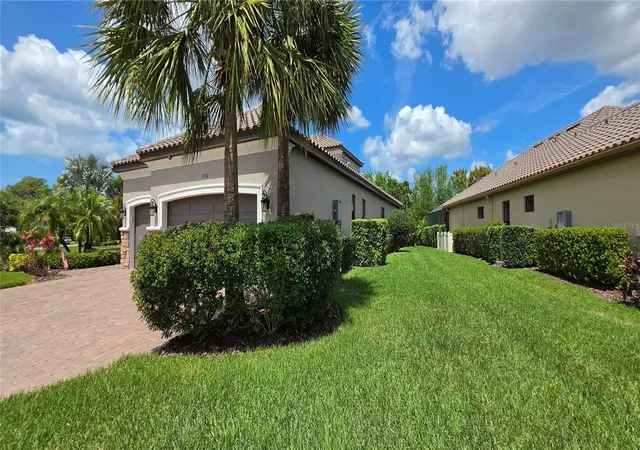 Photo 3 of Single family home for sale at 9760 Highland Park Pl, Palmetto, FL 34221 | MLS# TB8513507 | Listing updated on 2026-07-06