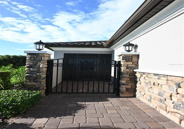 Photo 4 of Single family home for sale at 9760 Highland Park Pl, Palmetto, FL 34221 | MLS# TB8513507 | Listing updated on 2026-07-06