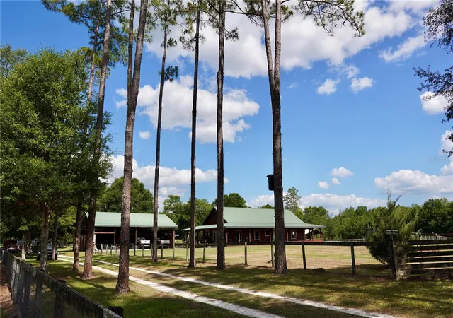 Photo 3 of House for sale at 7191 NE 150th Avenue, Williston, FL 32696 | MLS# OM725615 | Listing updated on 2026-09-03