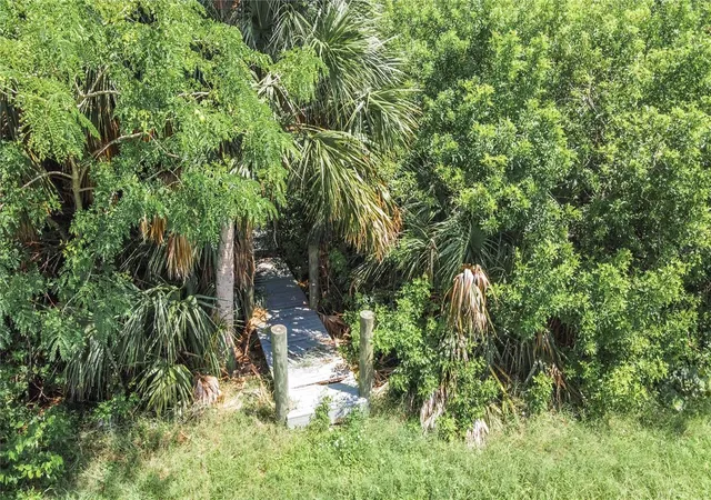5th image of 12411 Coral Vista Cir, Placida, FL 33946 | MLS# C7526713