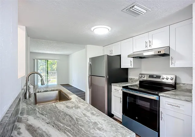 3rd image of 5310 26Th St W #306, Bradenton, FL 34207 | MLS# A4695247