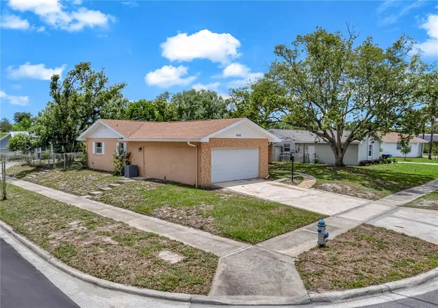 Photo 4 of Single family home for sale at 4992 E Wind St, Orlando, FL 32812 | MLS# O6411883 | Listing updated on 2026-10-06