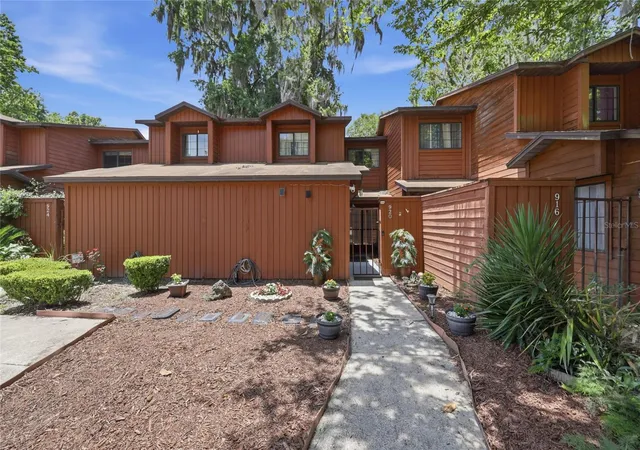 Photo 4 of House for sale at 920 SW 55th Terrace, Gainesville, FL 32607 | MLS# GC540747 | Listing updated on 2026-08-02