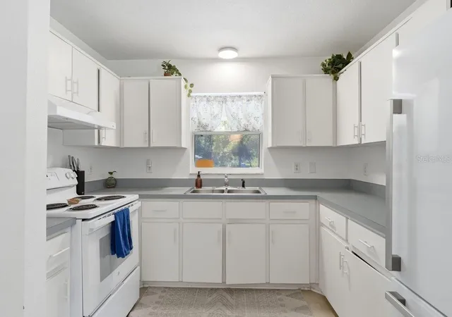 Photo 3 of Single family home for sale at 950 S Parsons Ave, Deland, FL 32720 | MLS# NS1088354 | Listing updated on 2026-09-29