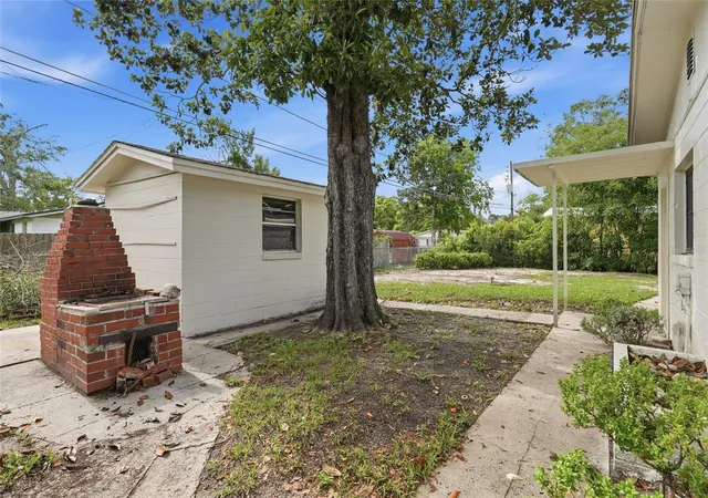 35th image of 910 Ne 24th St, Gainesville, FL 32641 | MLS# GC540753
