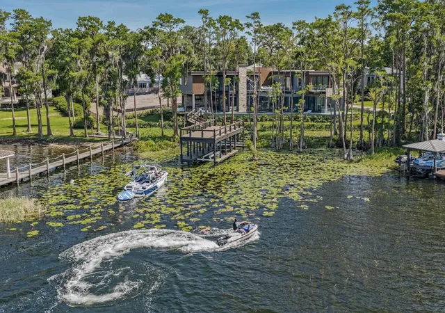 Photo 3 of Single family home for sale at 728 Forest St, Windermere, FL 34786 | MLS# O6411906 | Listing updated on 2026-06-27
