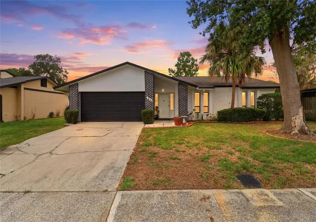 1st image of 804 Centerwood Ct, Brandon, FL 33511 | MLS# P4938864