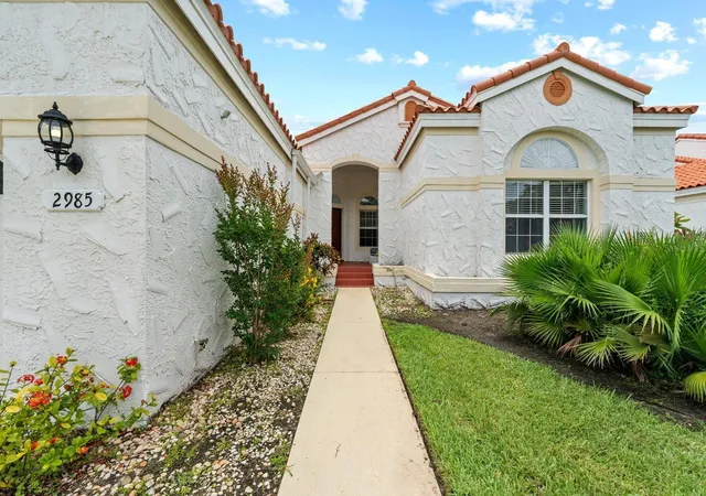 3rd image of 2985 La Concha Dr, Clearwater, FL 33762 | MLS# TB8513605