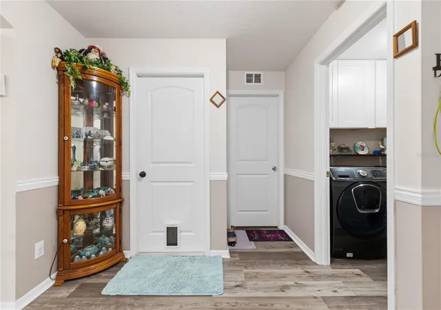 Photo 4 of Single family home for sale at 5581 Maggiore Blvd, Lakeland, FL 33805 | MLS# S5150856 | Listing updated on 2026-08-23