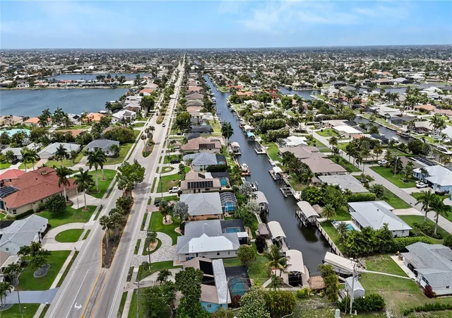 4th image of 5215 Pelican Blvd, Cape Coral, FL 33914 | MLS# C7526731
