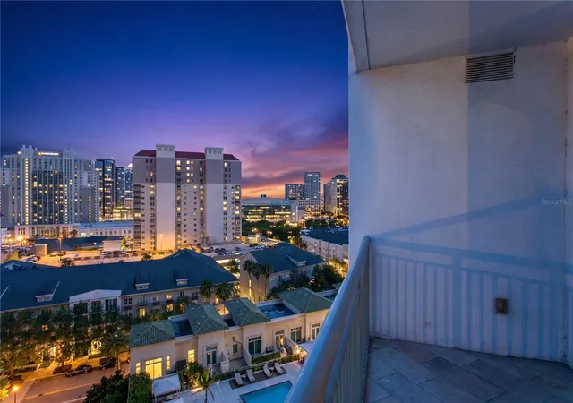 Homes for sale in Tampa, FL | 450 Knights Run Ave #1208, Tampa, FL 33602 | MLS# TB8513651