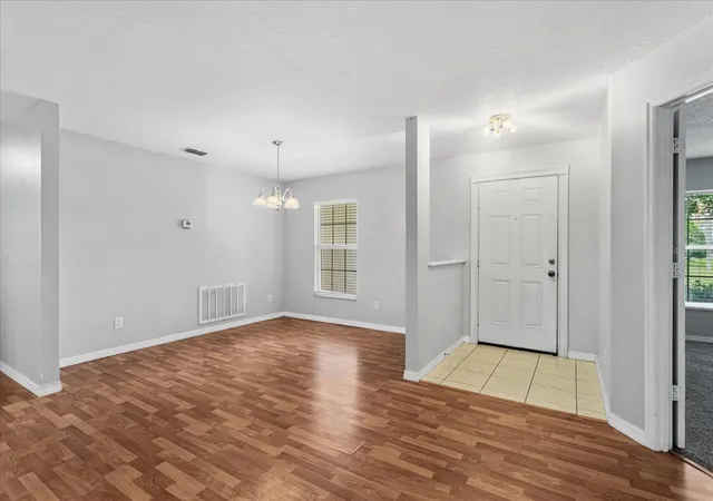 3rd image of 1882 Vale Dr, Clermont, FL 34711 | MLS# O6411959