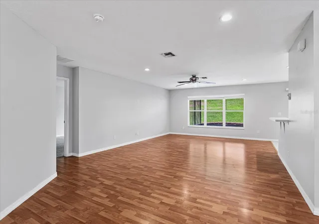 5th image of 1882 Vale Dr, Clermont, FL 34711 | MLS# O6411959