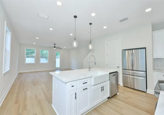 5th image of 1913 W Beach St, Tampa, FL 33607 | MLS# TB8513673