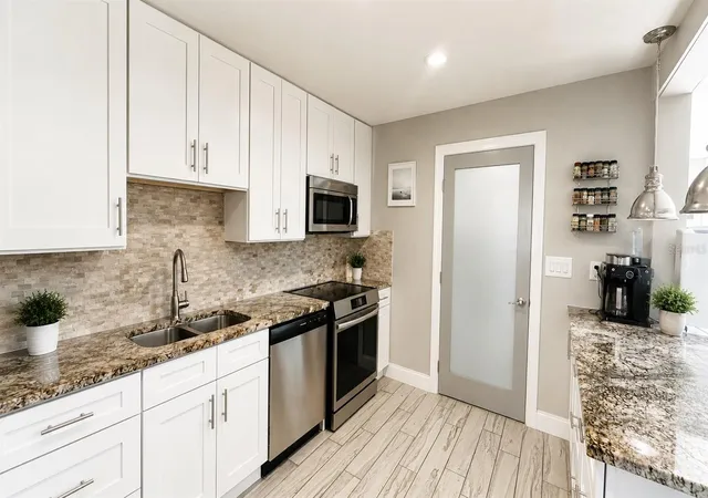 Photo 3 of Single family home for sale at 3606 S Renellie Dr, Tampa, FL 33629 | MLS# TB8513694 | Listing updated on 2026-09-07