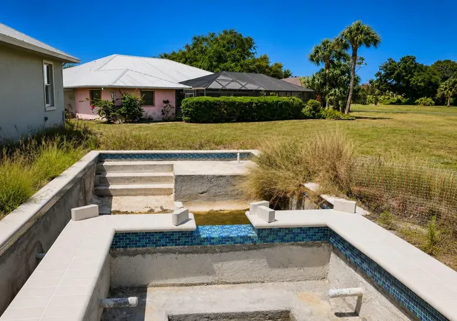 5th image of 142 Fairway Rd, Rotonda West, FL 33947 | MLS# O6411981