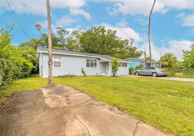 Photo 3 of Single family home for sale at 730 Flanders Ave, Daytona Beach, FL 32114 | MLS# O6412007 | Listing updated on 2026-06-02