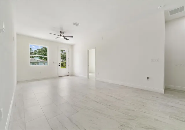 4th image of 2048 Dixie Ave, Sanford, FL 32771 | MLS# S5150882