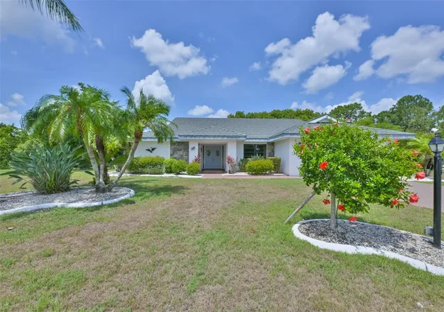 3rd image of 1819 New Bedford Dr, Sun City Center, FL 33573 | MLS# TB8513750