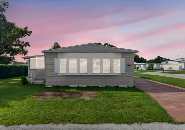 Photo 1 of Manufactured home for sale at 2129 Lois Blvd, Lake Alfred, FL 33850 | MLS# P4938870 | Listing updated on 2026-10-05