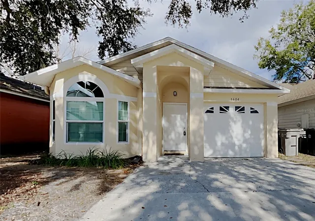 Photo 1 of Single family home for sale at 1604 Chatham Cir, Apopka, FL 32703 | MLS# C7526751 | Listing updated on 2026-09-03