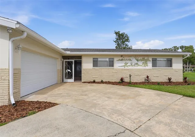 2nd image of 1401 Se Paradise Ave, Crystal River, FL 34429 | MLS# P4938871