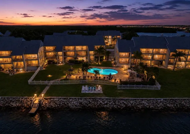 4th image of 810 Bahia Del Sol Dr #16, Ruskin, FL 33570 | MLS# TB8513788