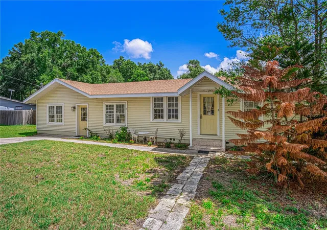 Homes for sale in Mount Dora, FL | 3545 Perkins Ave, Mount Dora, FL 32757 | MLS# V4949362
