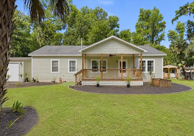 Homes for sale in San Mateo, FL | 105 Troupe Rd, San Mateo, FL 32187 | MLS# FC318908