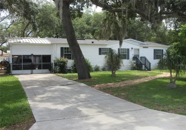 1st image of 2391 Se 176th Ave, Silver Springs, FL 34488 | MLS# OM725683