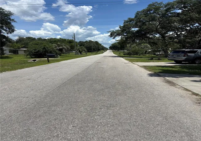 5th image of 2391 Se 176Th Ave, Silver Springs, FL 34488 | MLS# OM725683