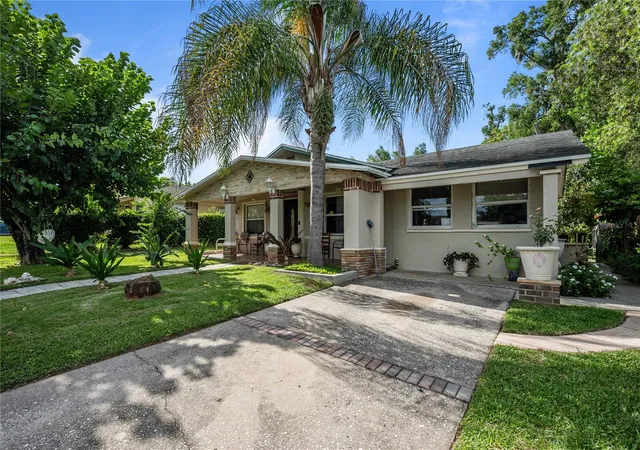 Photo 3 of Single family home for sale at 37253 Safari Dr, Dade City, FL 33523 | MLS# TB8513801 | Listing updated on 2026-09-03