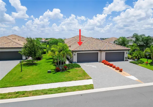 3rd image of 5323 White Sand Cvs, Bradenton, FL 34211 | MLS# TB8513809