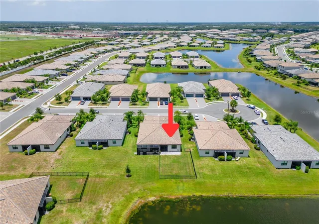 5th image of 5323 White Sand Cvs, Bradenton, FL 34211 | MLS# TB8513809