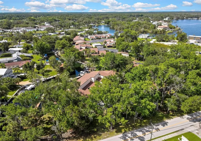 Homes for sale in Crystal River, FL | 1637 Se Paradise Circle, Crystal River, FL 34429 | Houzeo