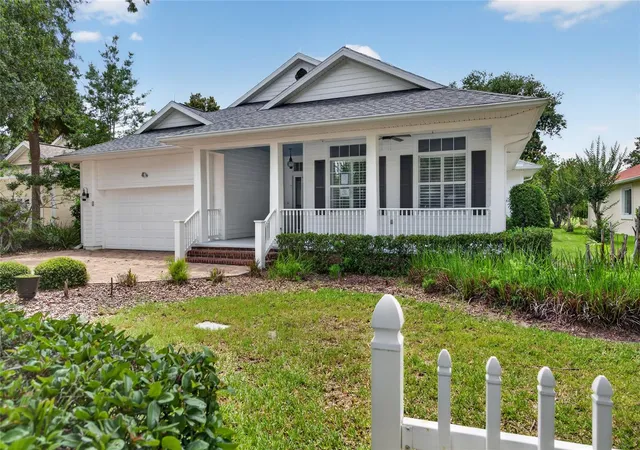 Photo 3 of Single family home for sale at 4 Chinier St, Palm Coast, FL 32137 | MLS# V4949363 | Listing updated on 2026-09-30