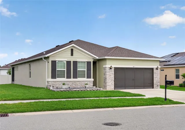 Photo 2 of Single family home for sale at 8872 Sw 63rd Avenue, Ocala, FL 34476 | MLS# OM725687 | Listing updated on 2026-08-19