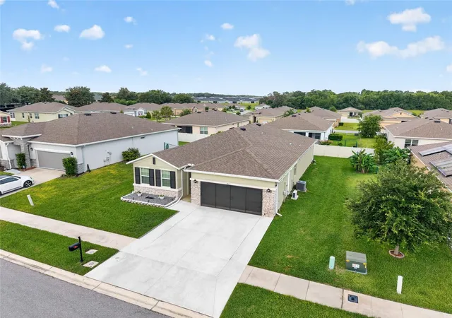 Photo 3 of Single family home for sale at 8872 Sw 63rd Avenue, Ocala, FL 34476 | MLS# OM725687 | Listing updated on 2026-08-19