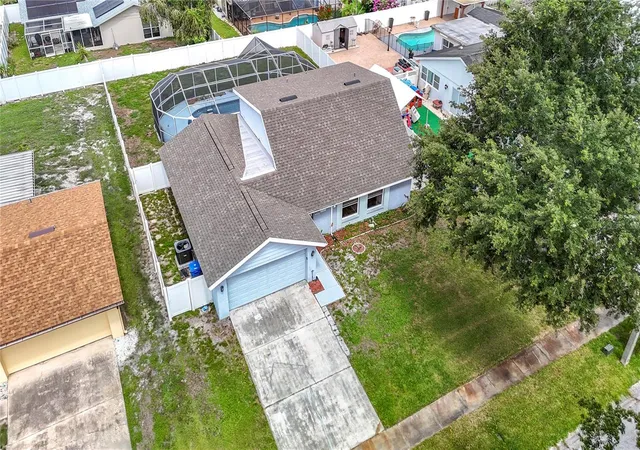 Photo 4 of Single family home for sale at 7010 Cobblewood Ct, Tampa, FL 33615 | MLS# TB8513832 | Listing updated on 2026-09-20